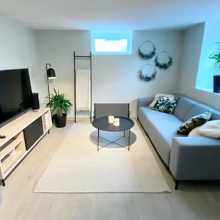 アパート Two Bedroom Near The Centre.