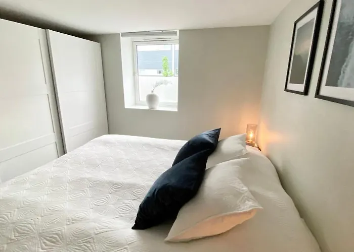 Two Bedroom Near The Centre.