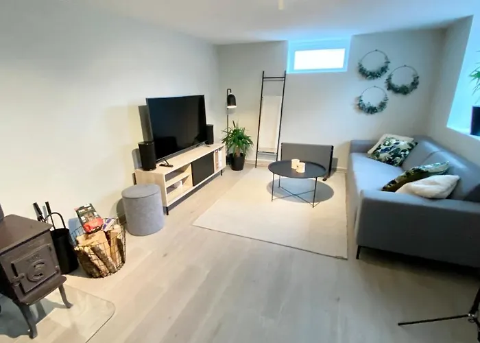 Two Bedroom Near The Centre.